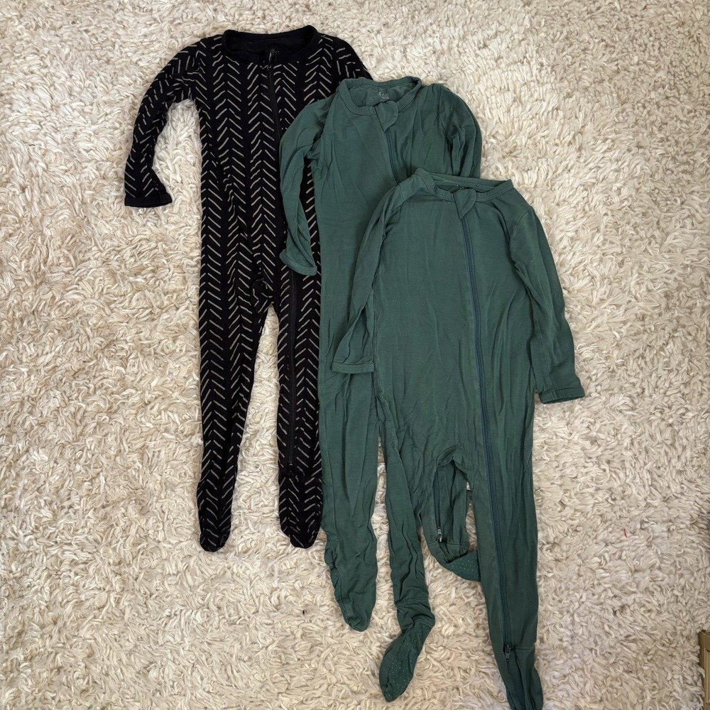 Kyte Baby Footed Bamboo Pajama Bundle of 3 18-24M Sleepsuit Black Green - Hole